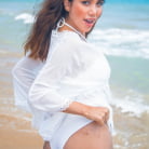 Marina Gold in 'Marina Gold, Summer Love'