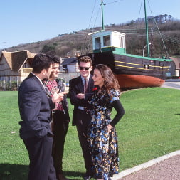 Dalila, Boat Affair