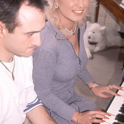Elisabeth King, The Piano